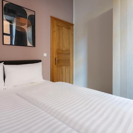 Bohemian Dreams Apartments And Suites By Dwellfort Praga Habitación foto