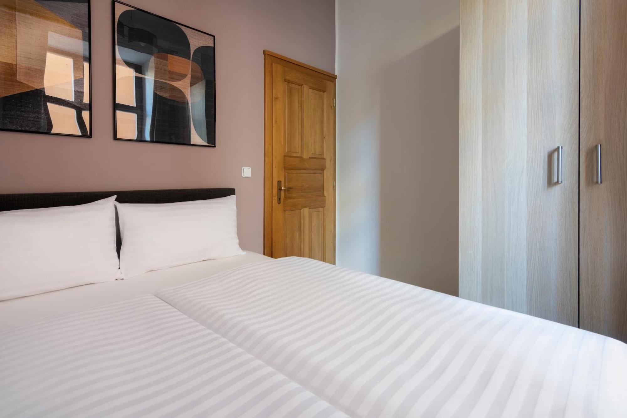 Bohemian Dreams Apartments And Suites By Dwellfort Praga Habitación foto