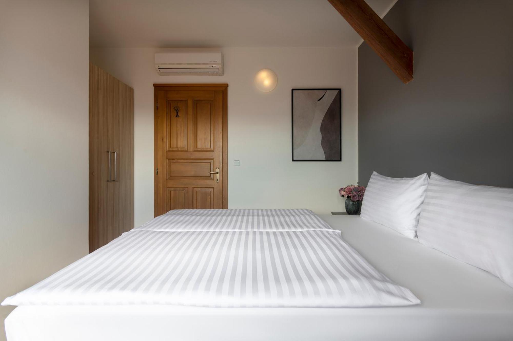 Bohemian Dreams Apartments And Suites By Dwellfort Praga Habitación foto