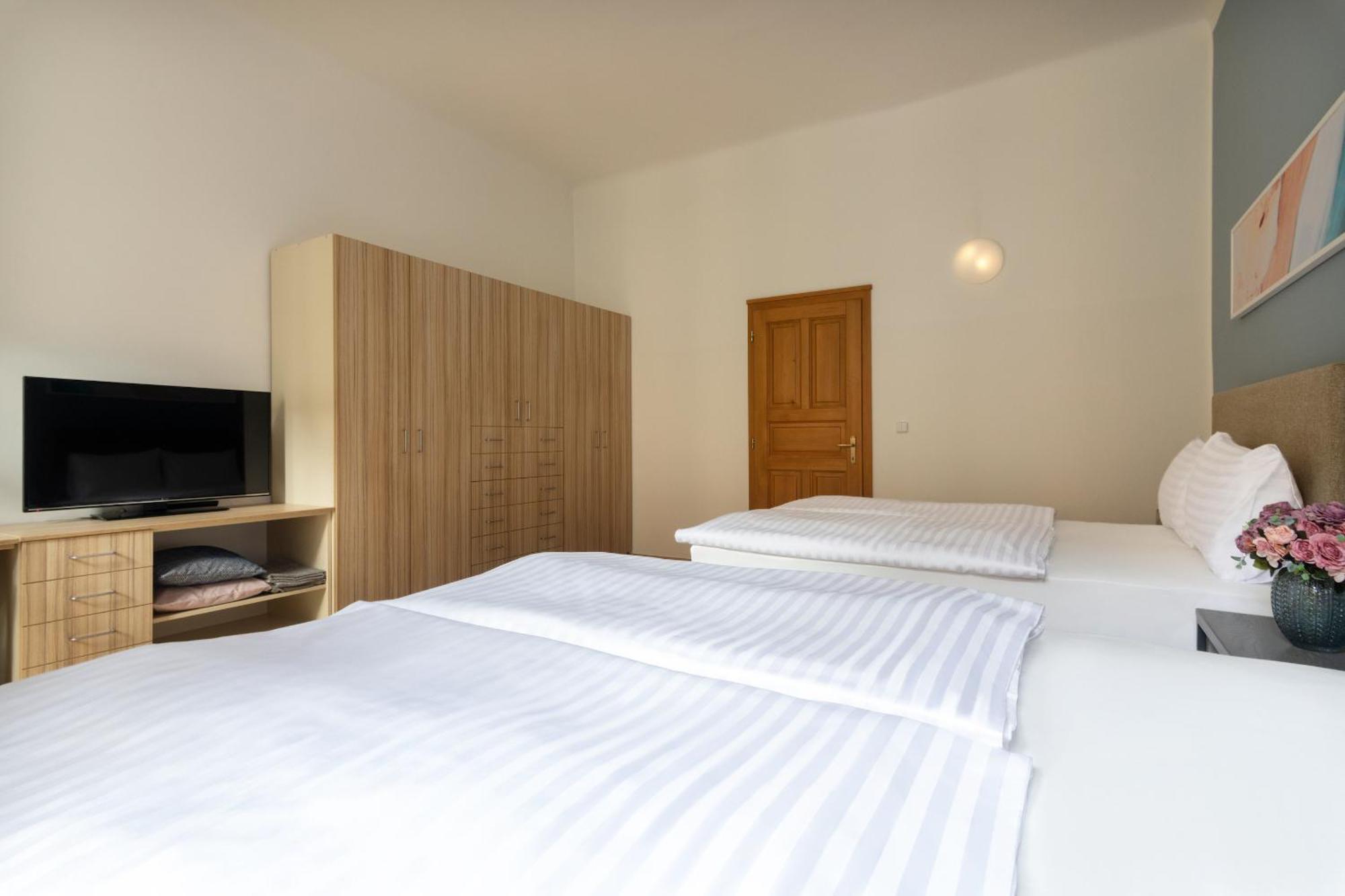 Bohemian Dreams Apartments And Suites By Dwellfort Praga Habitación foto