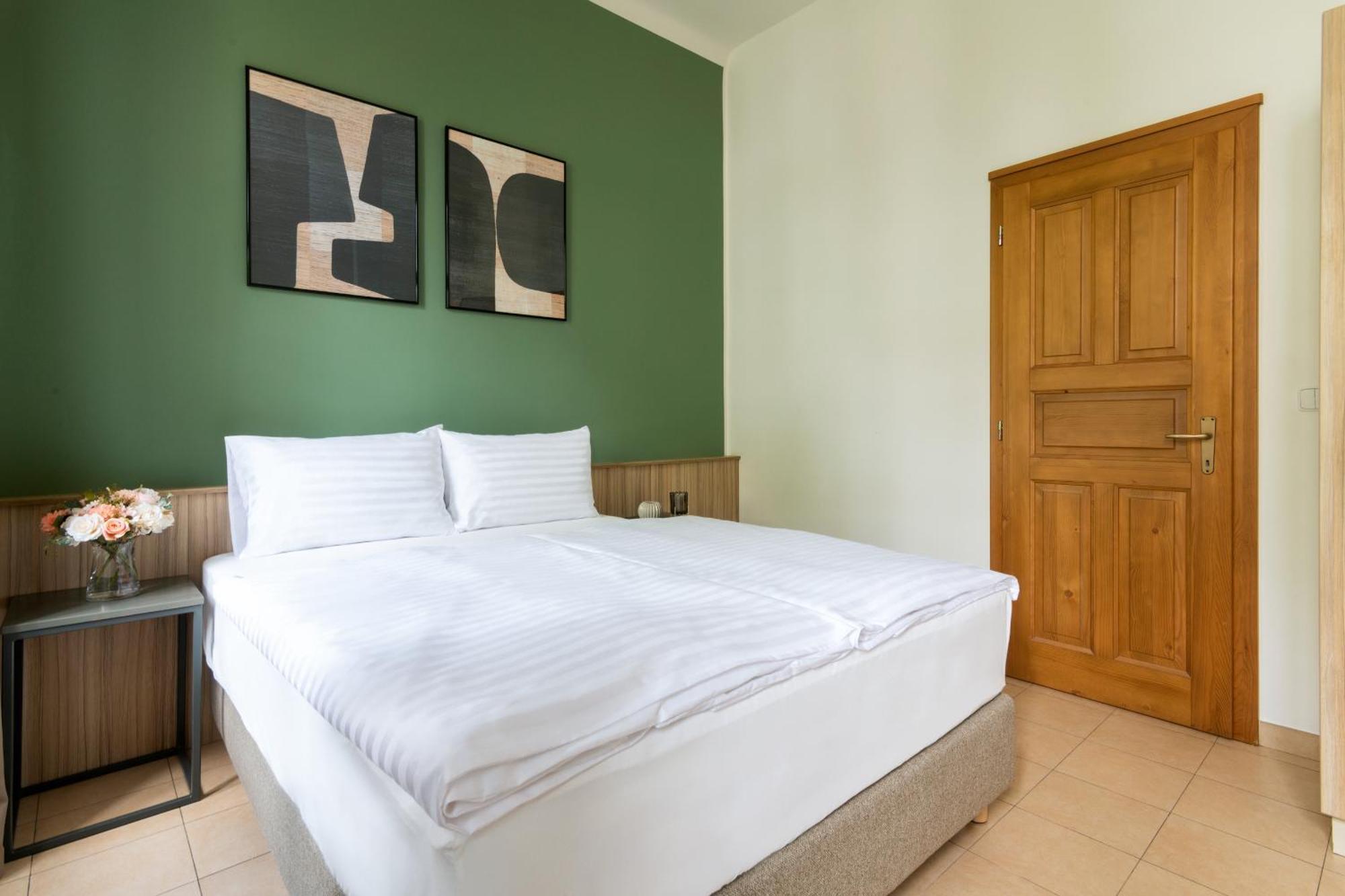 Bohemian Dreams Apartments And Suites By Dwellfort Praga Habitación foto
