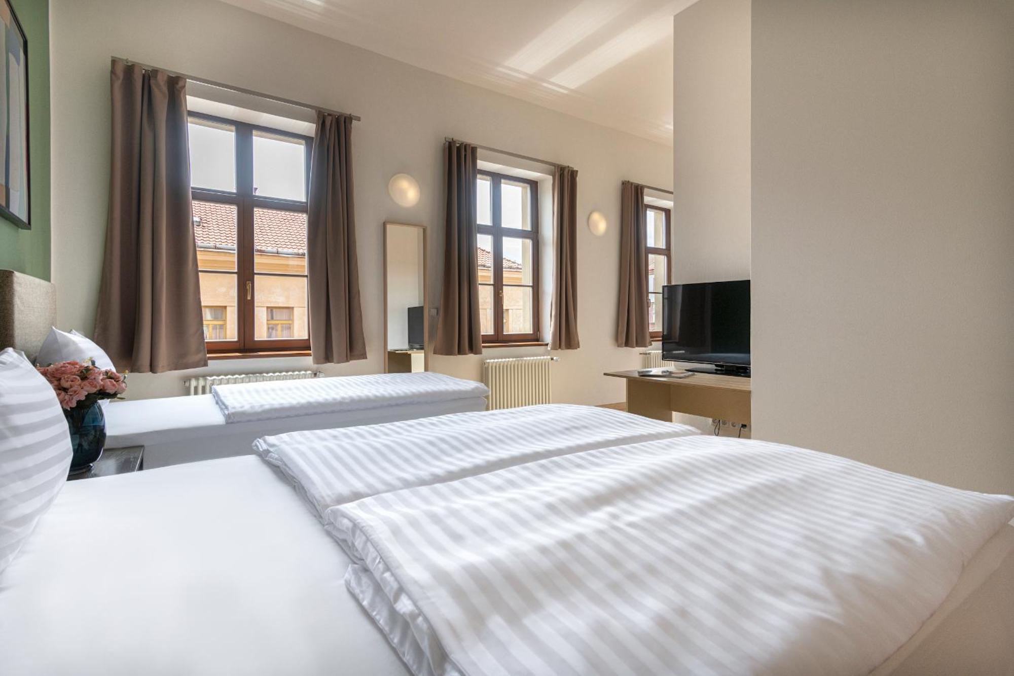 Bohemian Dreams Apartments And Suites By Dwellfort Praga Habitación foto