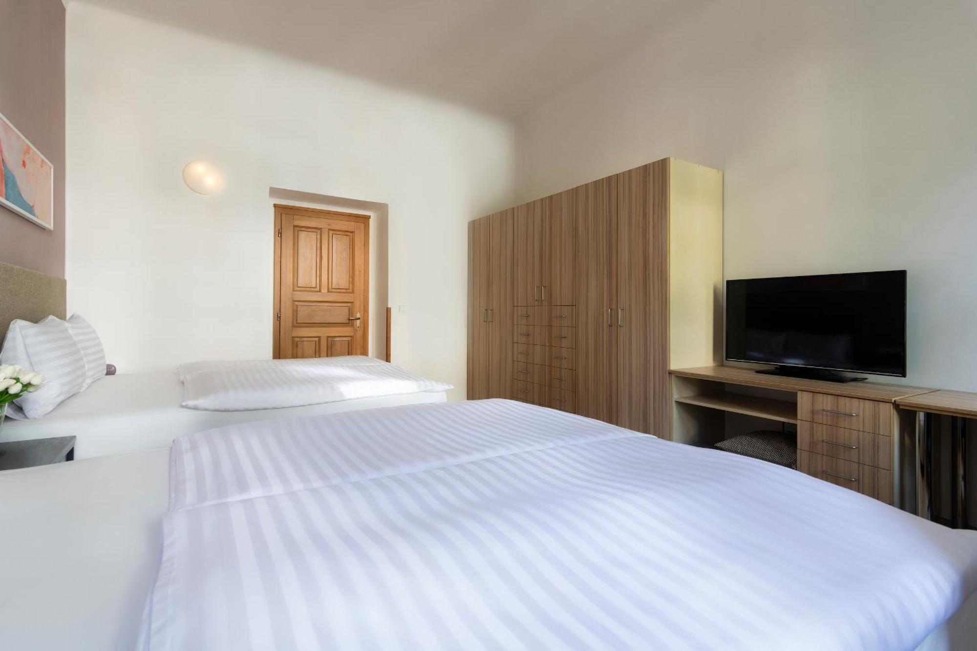 Bohemian Dreams Apartments And Suites By Dwellfort Praga Habitación foto